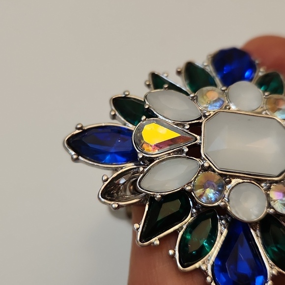 NWT Cookie Lee Silver Metal Flower Bracelet - Picture 8 of 8